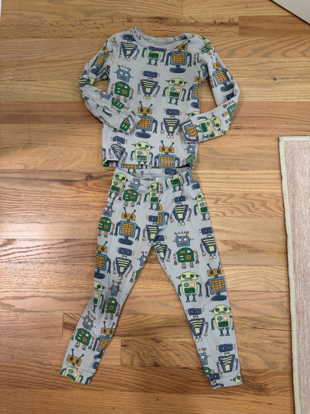 Tea Collection Kids Robot Pajama Set - Gray, Green, Blue, Yellow